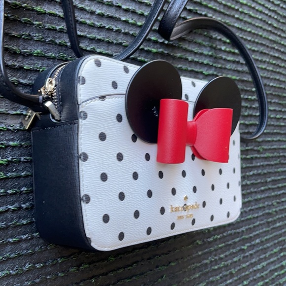 disney x kate spade new york other minnie mouse camera bag - Picture 3 of 16